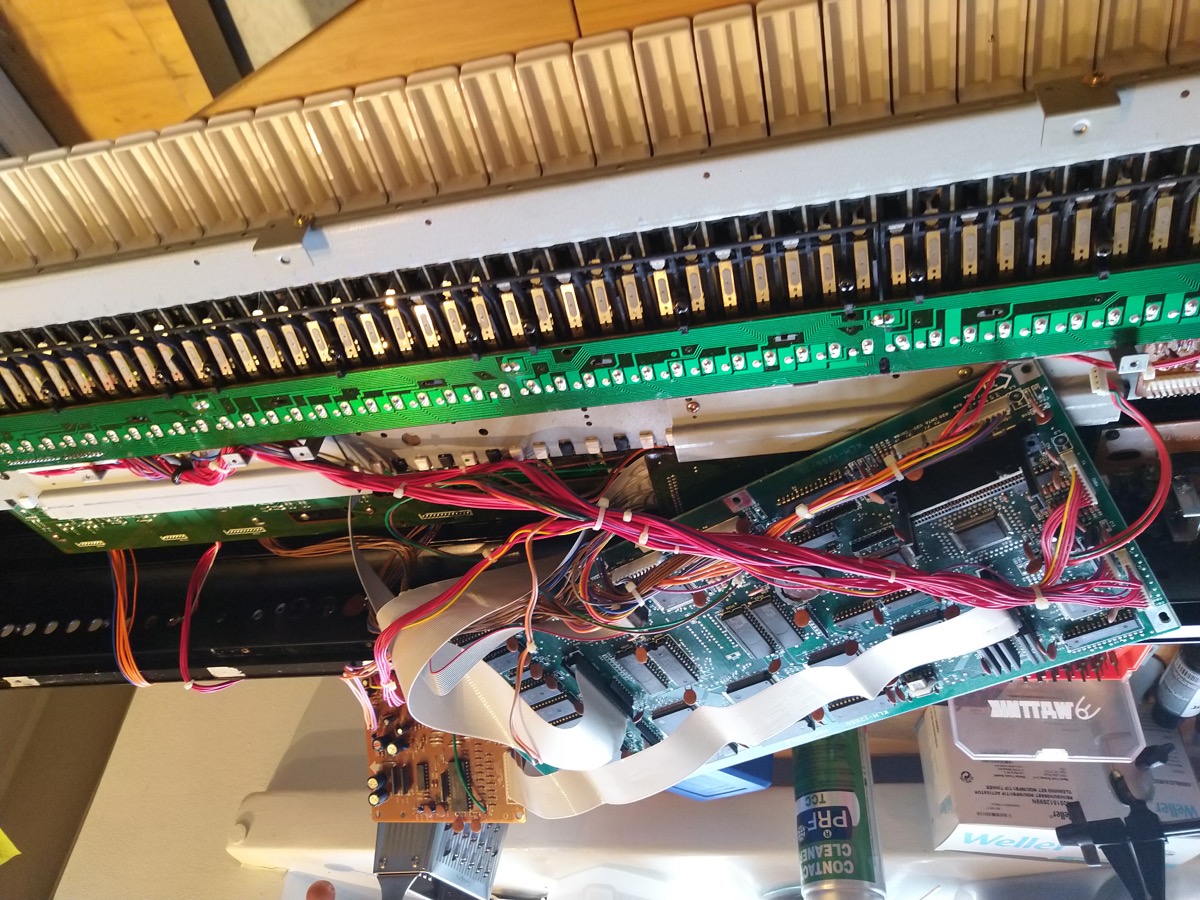 Fixing a Korg M1